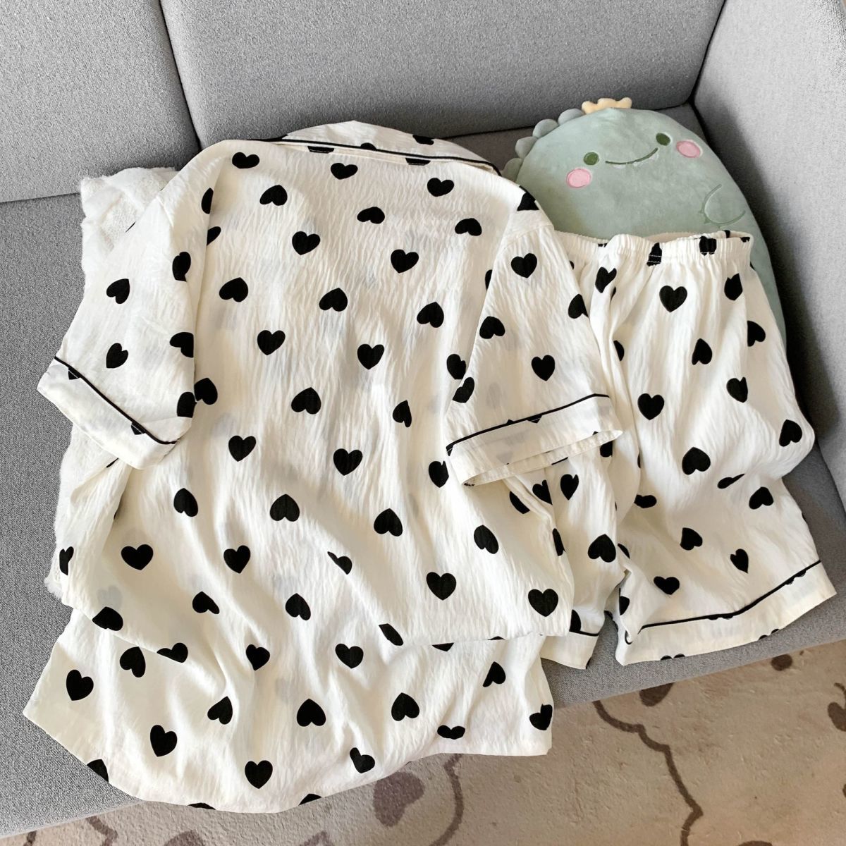 بيجامة نسائية صيفية رقيقة بنمط - مراجعة Waders وسعره